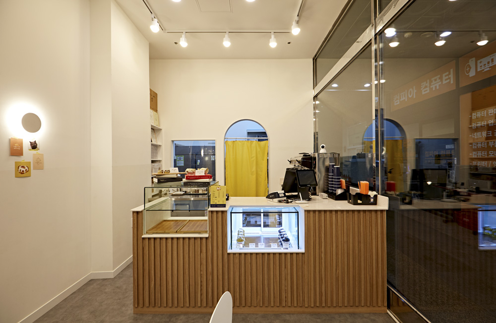 夏日甜蜜糖果店 | 温馨白色&木质元素，打造 10 平米可爱点心空间-4