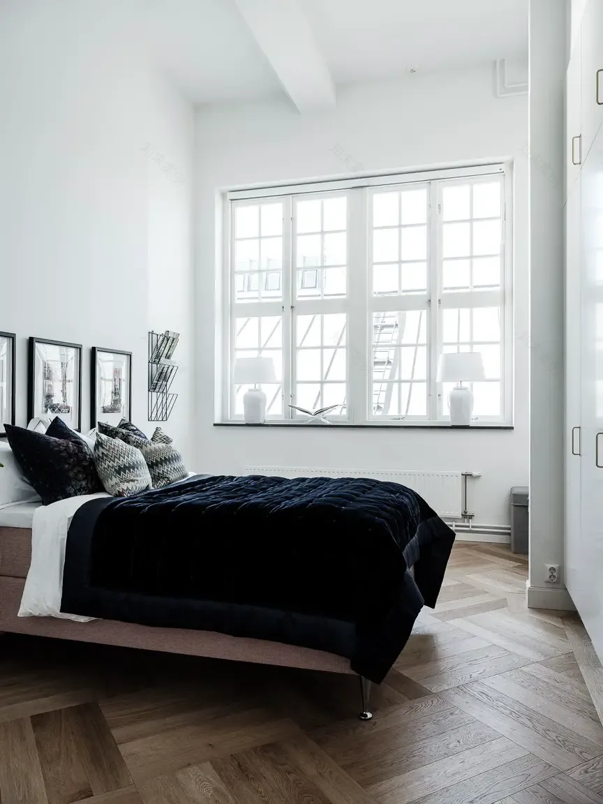 瑞典旧厂房现代公寓——钢制楼梯与原窗的美感碰撞-10