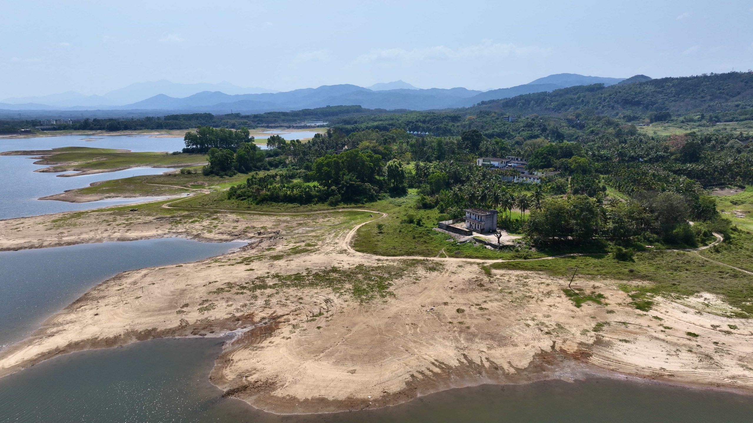 木色湖南熙咖啡丨中国屯昌丨深圳市万脉建筑设计有限公司-13