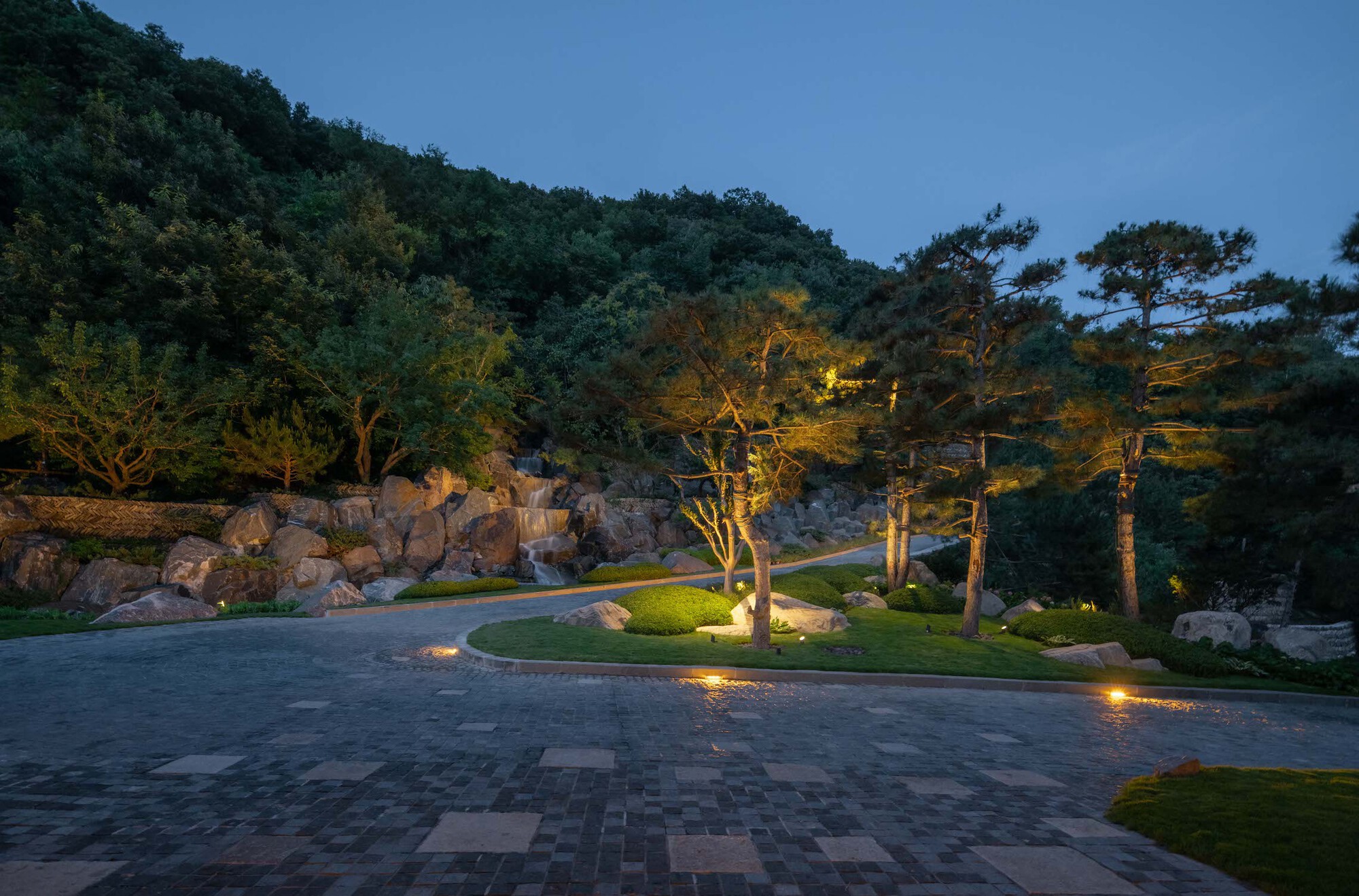 Beijing Xitan Hotel Landscape Design / Nikken Sekkei-51