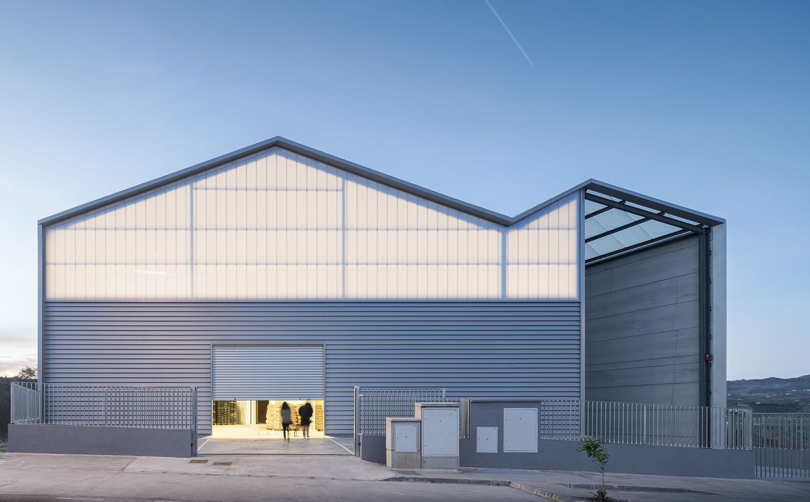 西班牙水果和蔬菜中心Raspa y Amagado建筑丨FORarquitectura-10