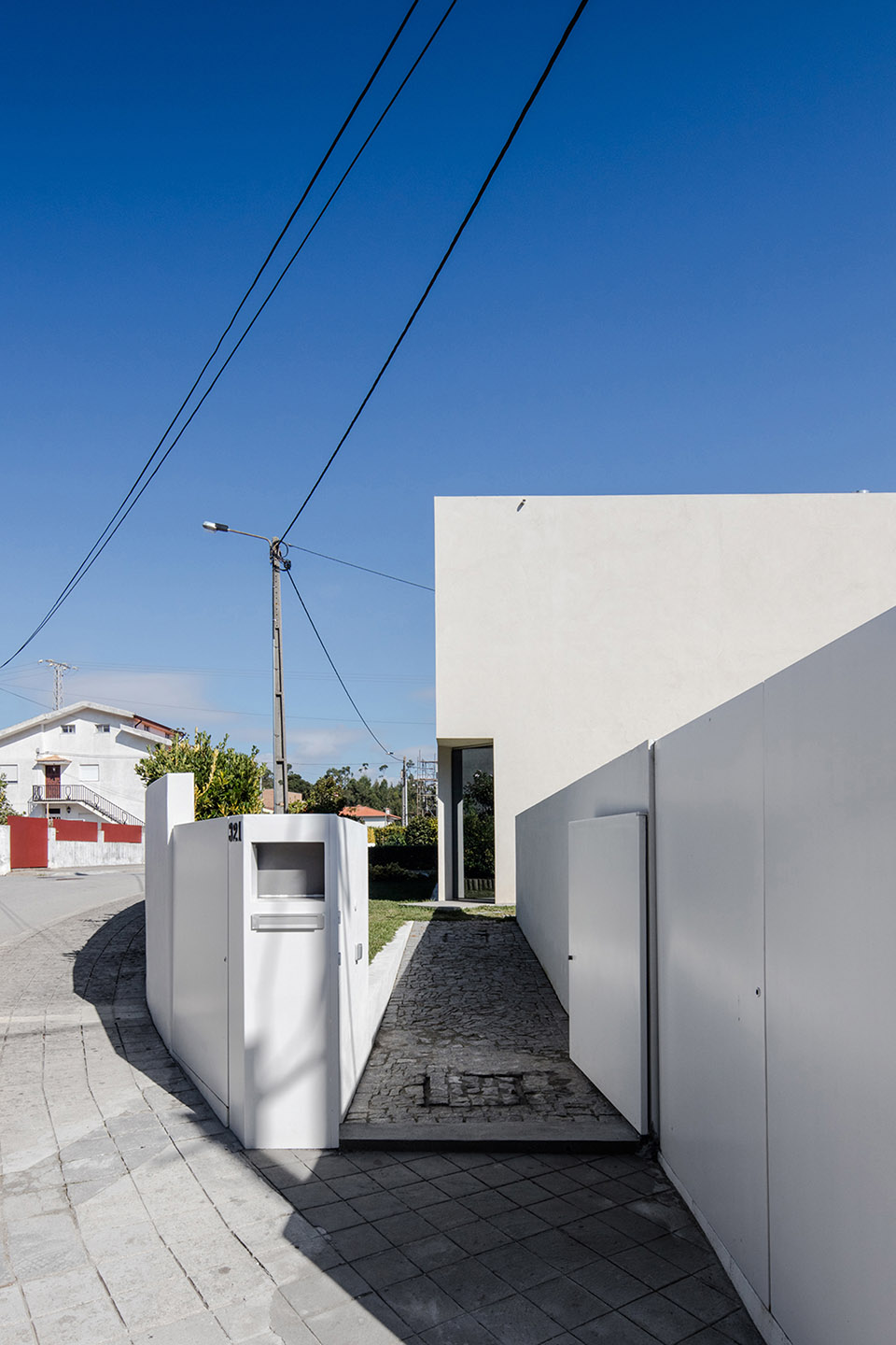 打造小成本居住空间 & MAMI 住宅，葡萄牙 / José Carlos Nunes de Oliveira-6