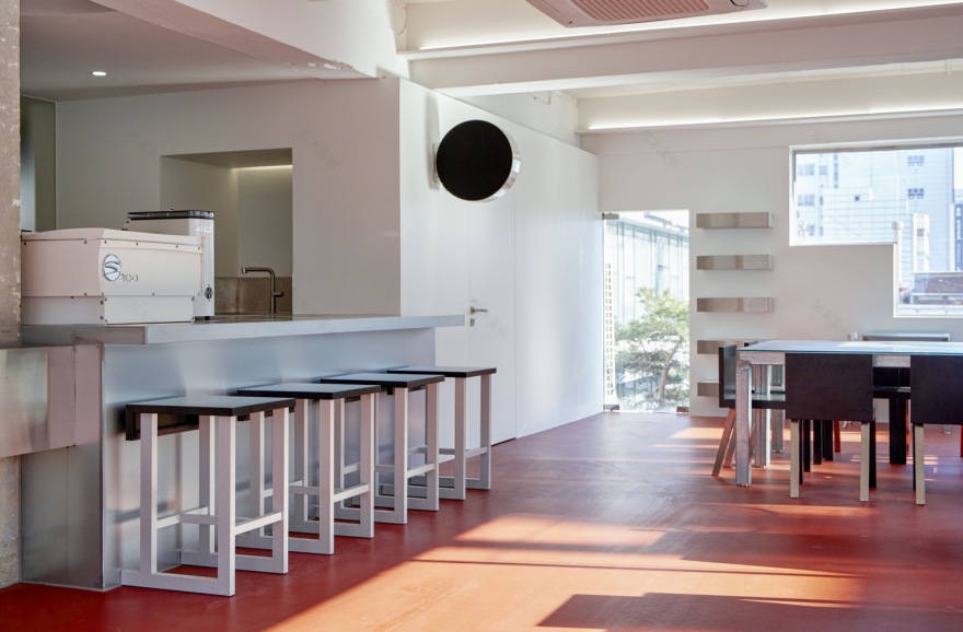 首尔 CourtSide Café 空间设计丨韩国首尔丨TCTC 设计工作室-7