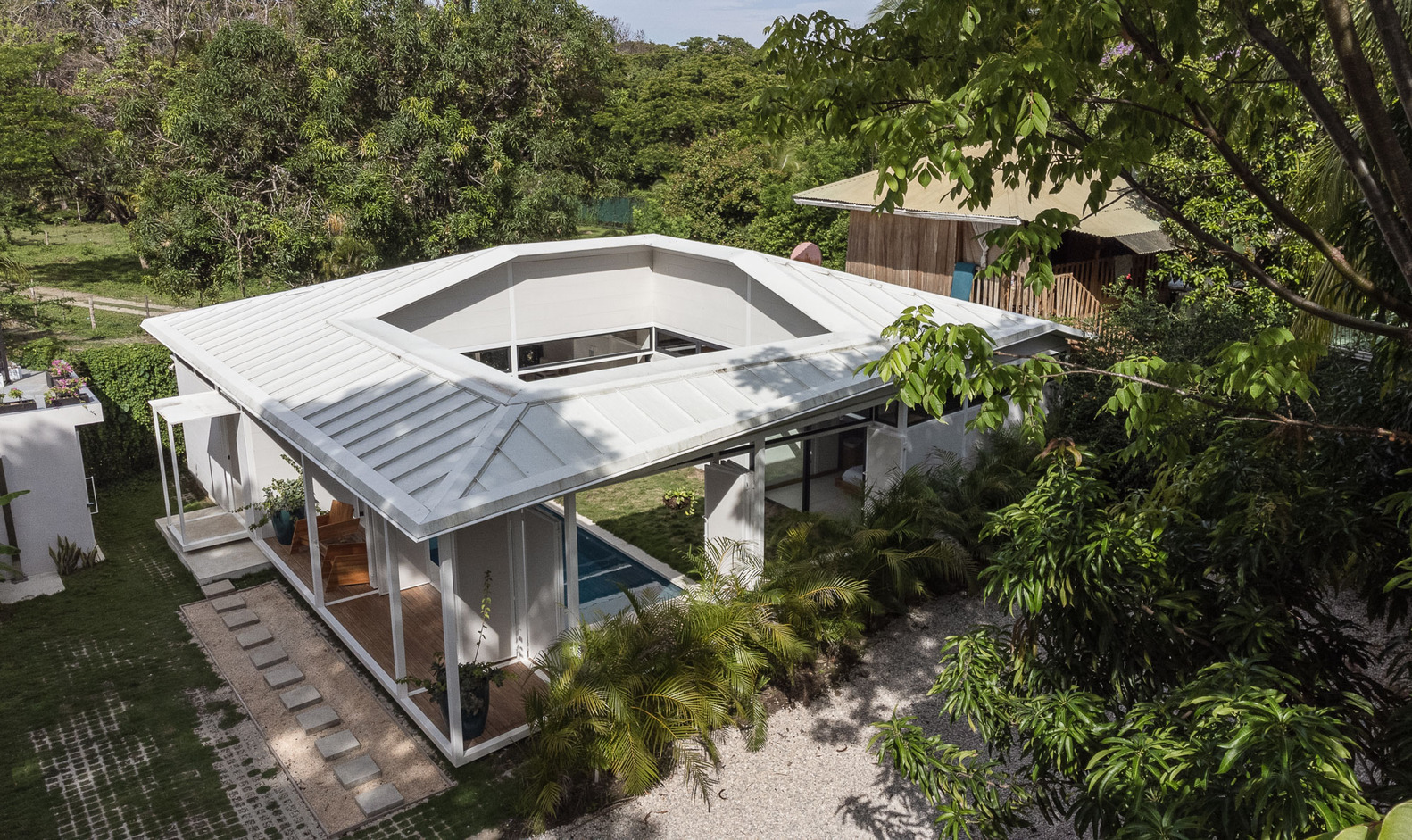 Jícaro House · 山丘之上的生态住宅设计-7