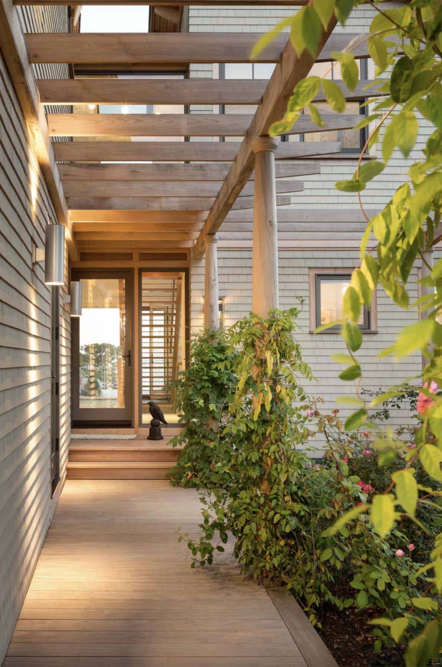 A Maine home boasts sustainable living in a serene coastal setting-3