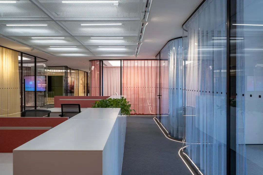 苹果办公室北京 · 最大化利用自然光的现代办公空间设计丨中国北京丨秦国鹏,屈飞婧-23