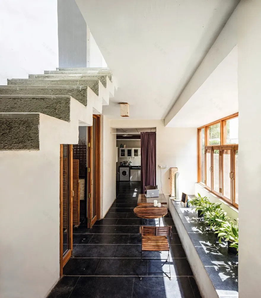 层叠之居 | Kranti Kanade 住宅的室内外融合-16