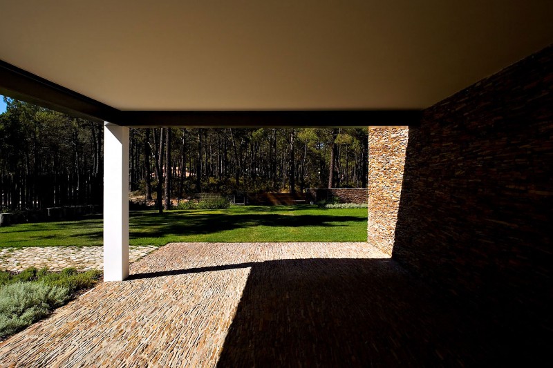 Casa Do Lago by Frederico Valsassina Architects-5