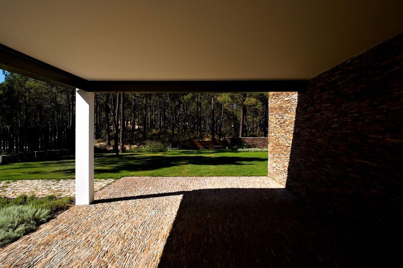 Casa Do Lago by Frederico Valsassina Architects-5