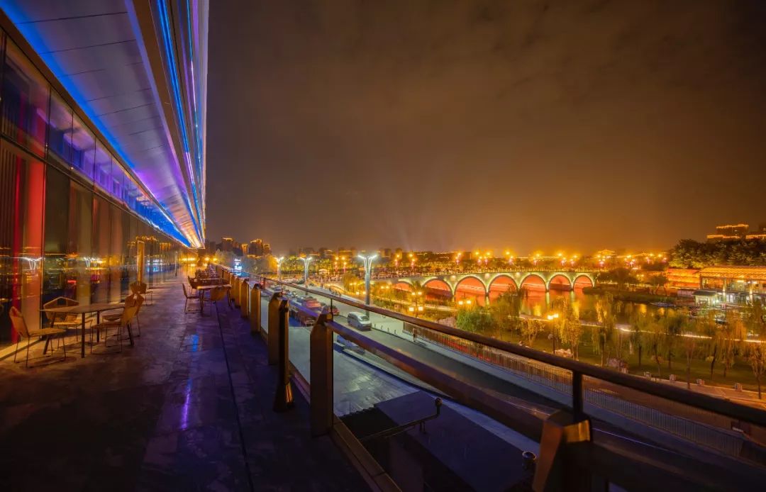 亚洲最大！西安 W 酒店揭幕，古都最美日落网红打卡！-16