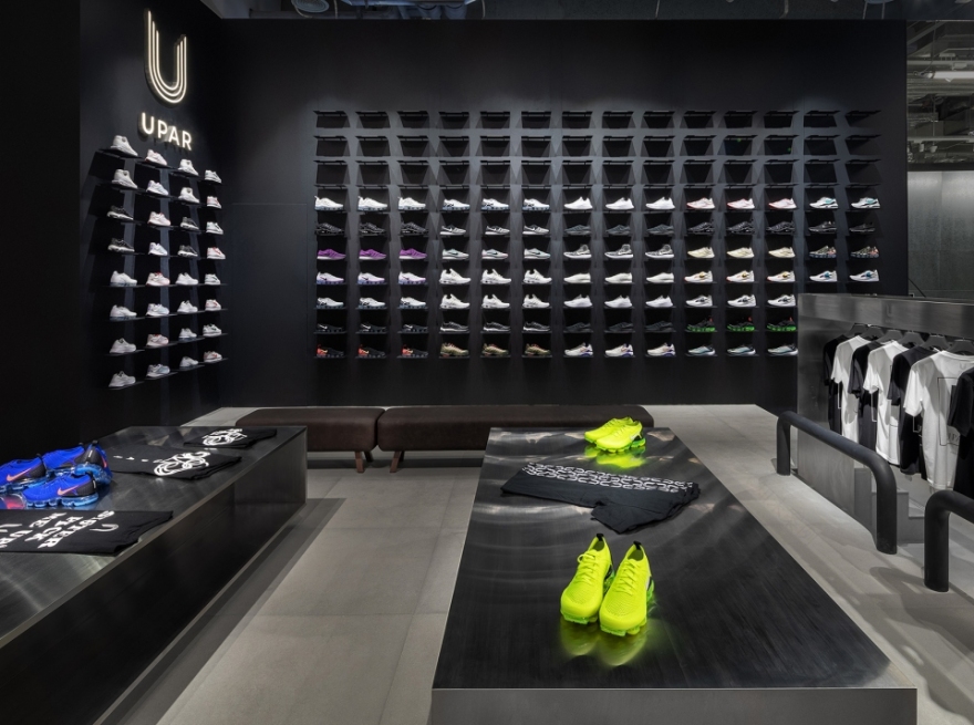 深圳万象天地UPAR旗舰店灯光设计-24