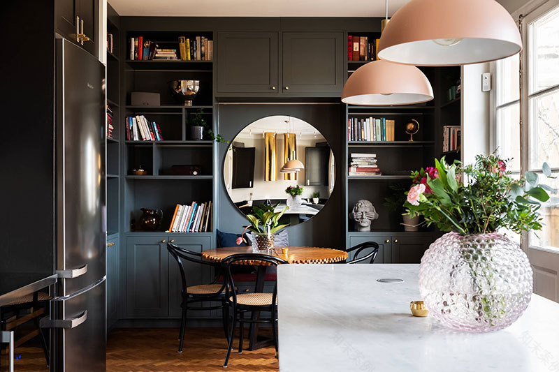 斯德哥尔摩两层公寓,白色调顶层卧室打造宁静空间-10