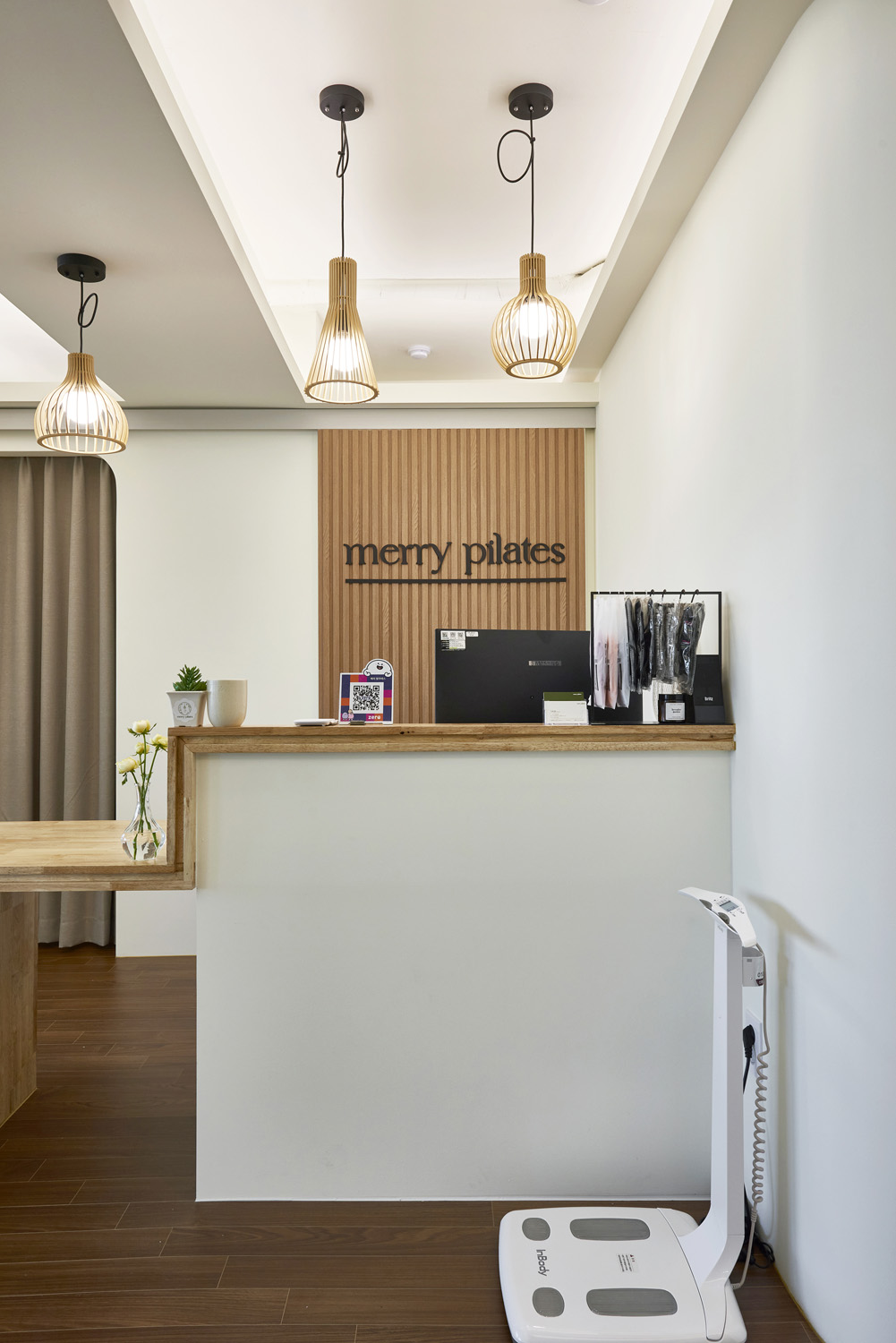 现代简约风办公空间设计-17