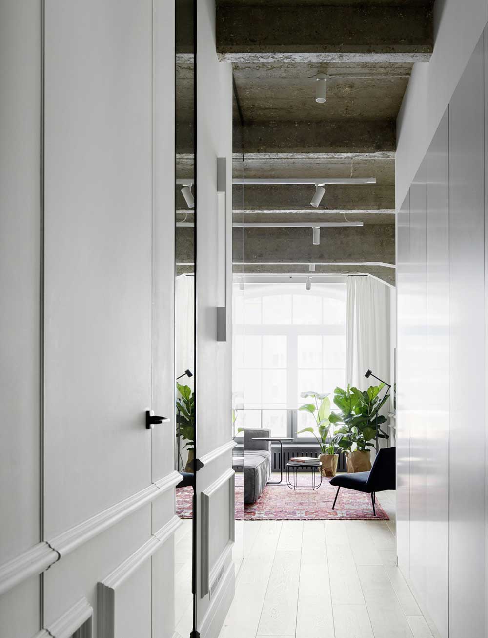 极简主义、造型和混凝土:莫斯科著名雕塑家女儿的公寓(72 平方米)-6