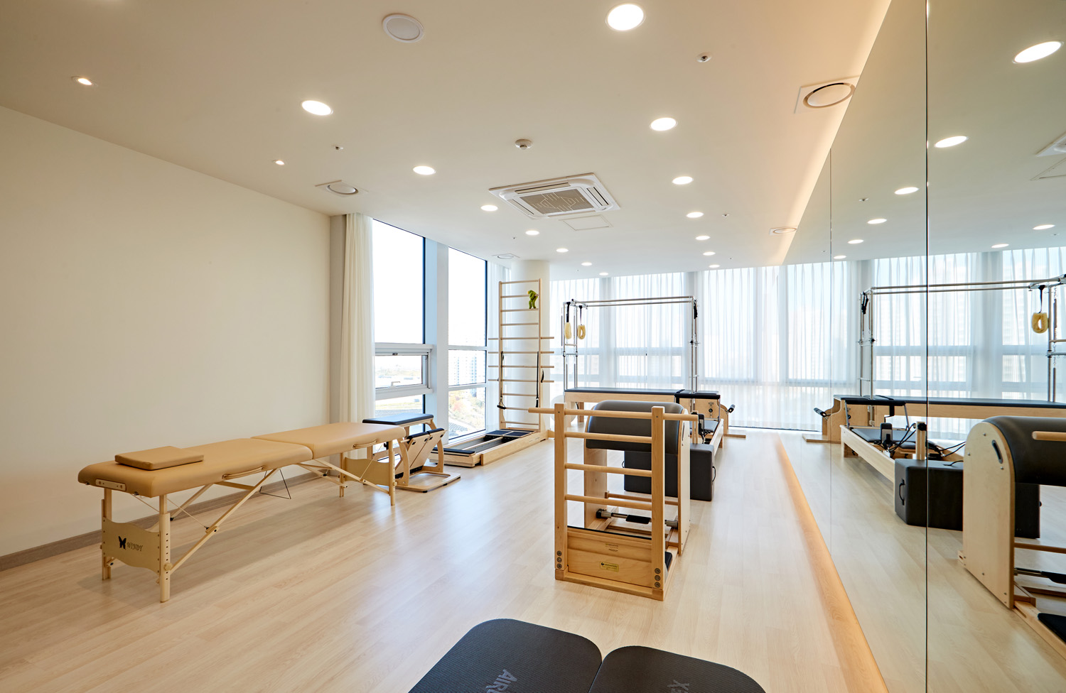 18 度温暖 | 白色与木质的和谐交融-10