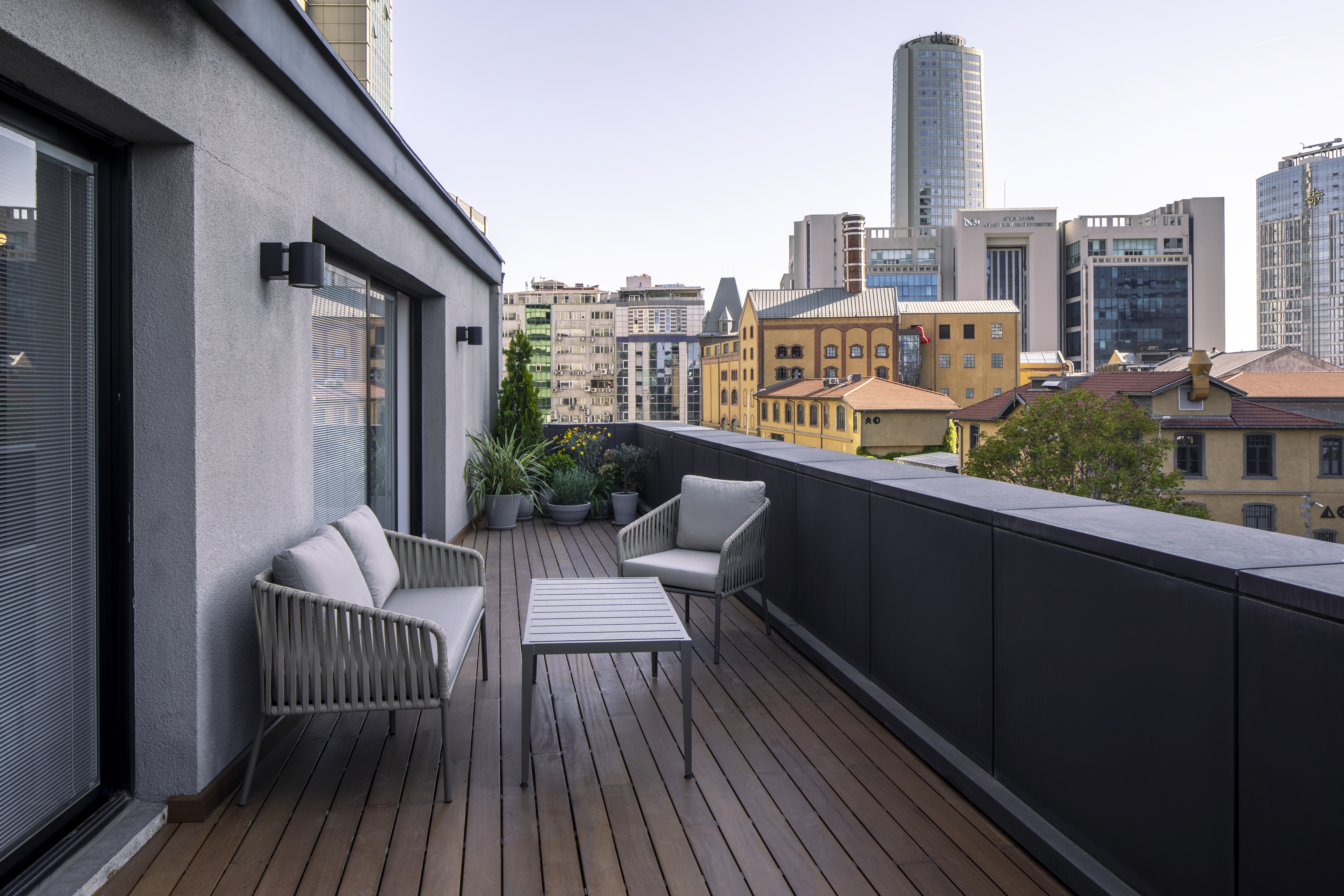 Elissa Stampa Bomonti Office-30