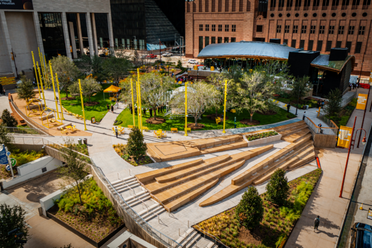 Lynn Wyatt表演艺术广场（前身为琼斯广场）丨RIOS-9