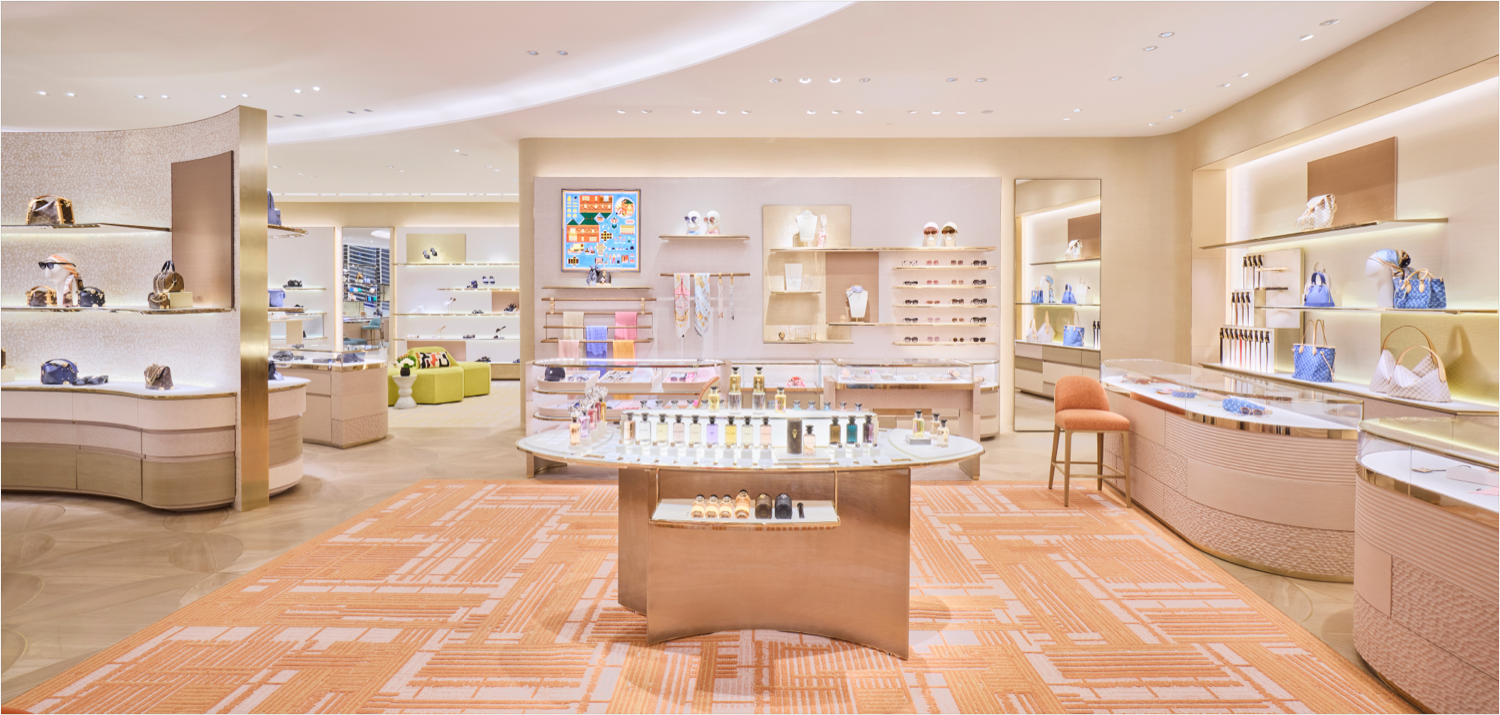 阿姆斯特丹史基浦机场路易威登精品店丨荷兰阿姆斯特丹丨路易威登内部设计团队-5