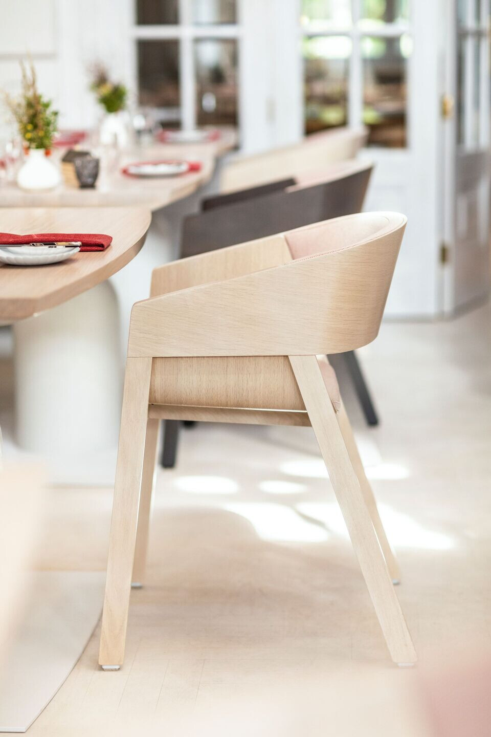 “自然之恋” 波兰知名主厨 Amaro 的“心”餐厅丨IDEOGRAF Paulina Czurak-9