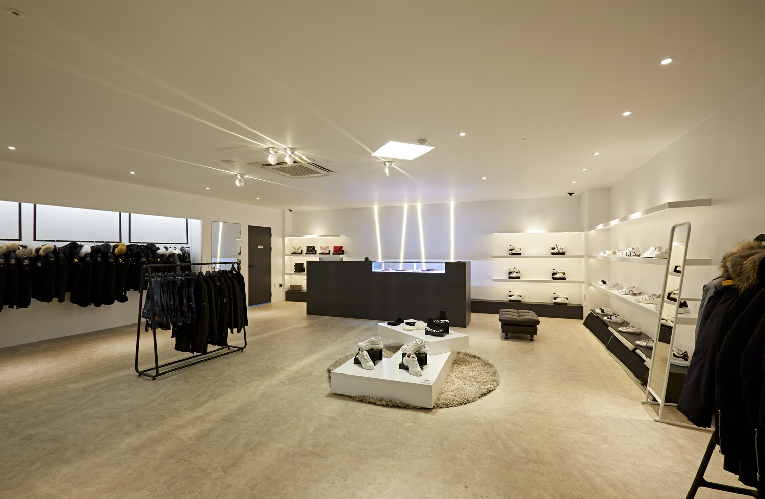 现代时尚，30 坪家具店的完美设计-3