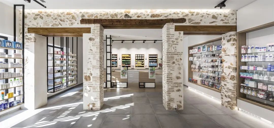 老建筑内的现代药店设计-12