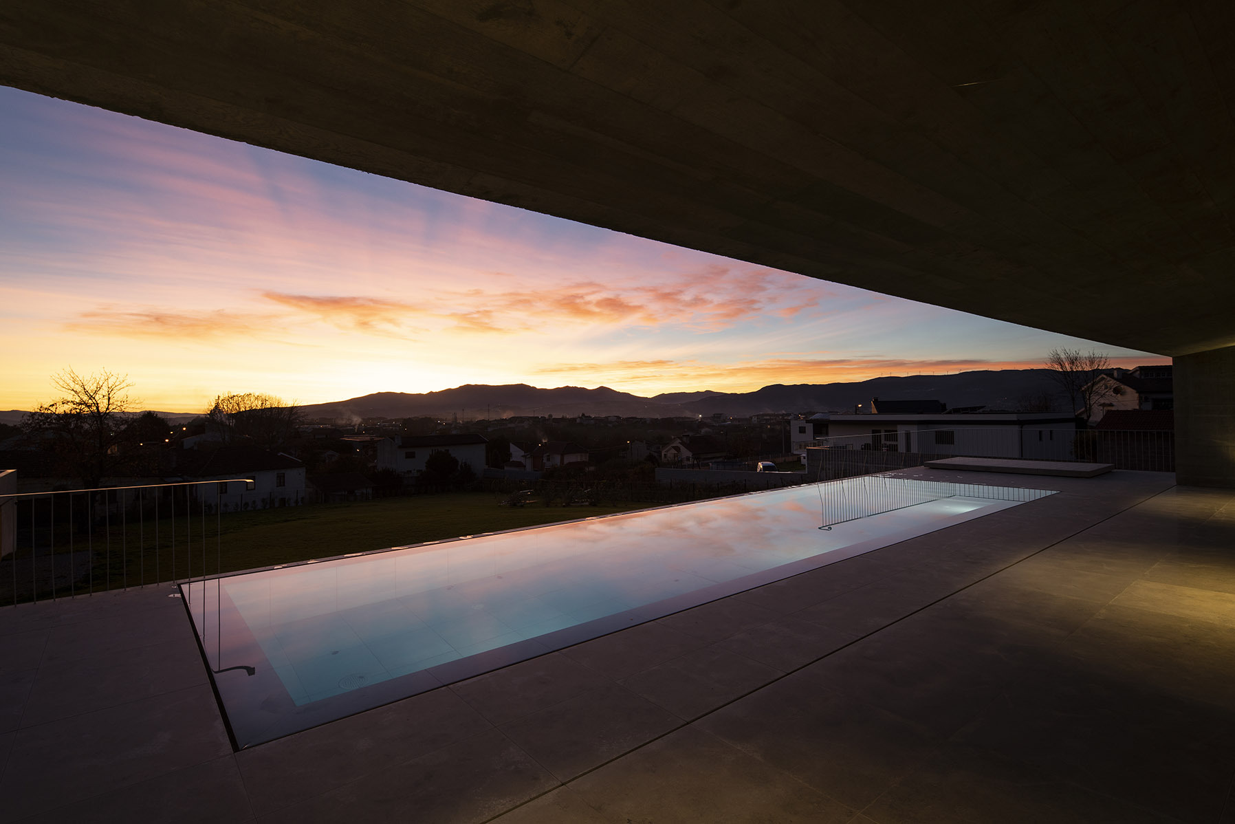 House in Vila Real  / AZO. Sequeira Arquitectos Associados-37