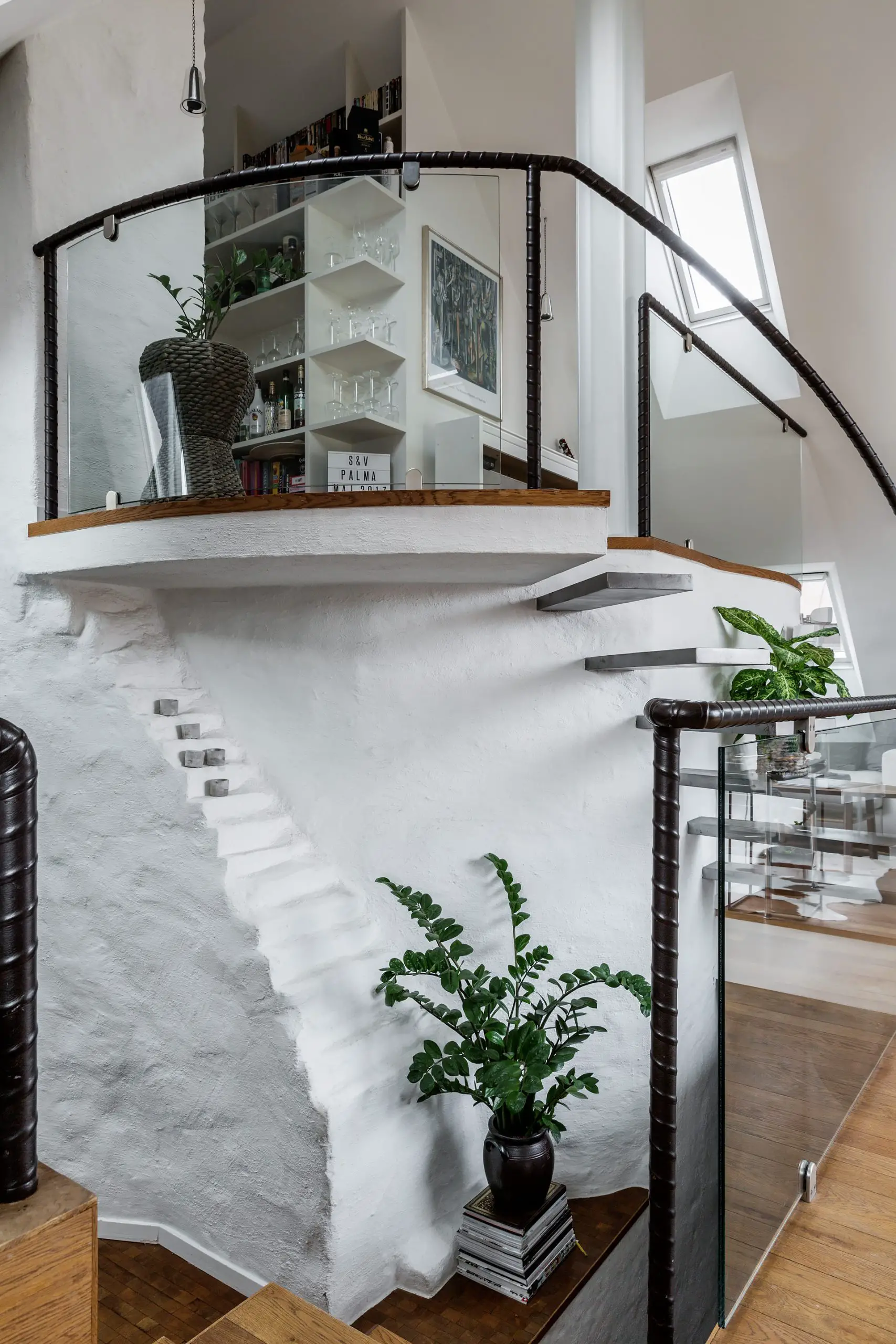 斯堪的纳维亚风跃层住宅 | 楼梯游戏激活空间-9