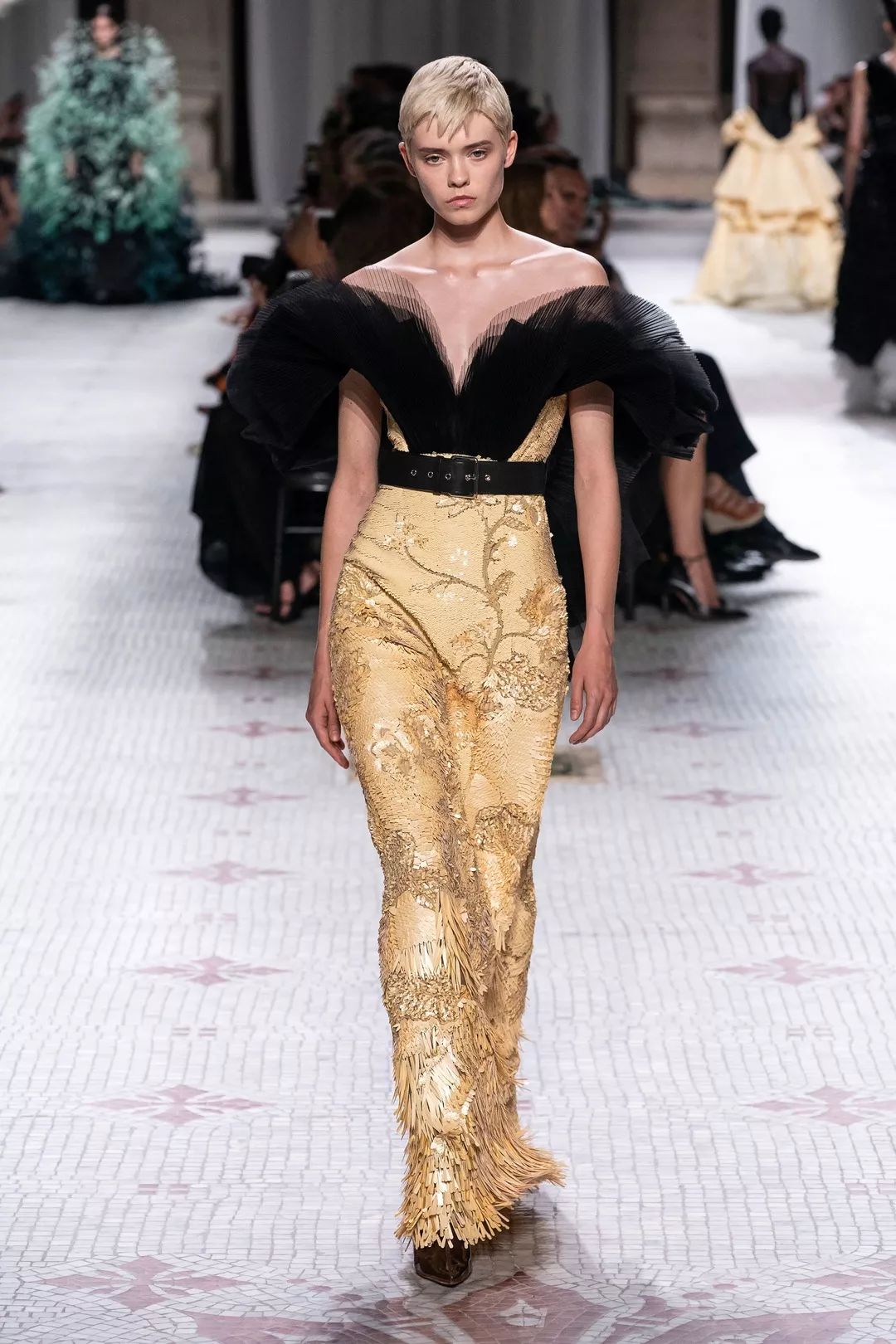 激进贵族的硬核高订 | Givenchy 2019 秋冬高级定制系列-90