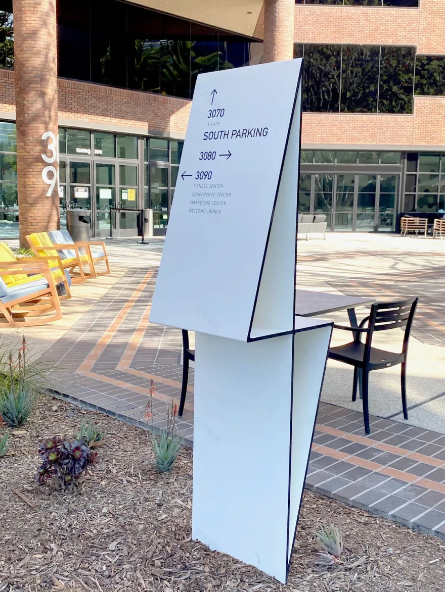 Canvas 办公园区标识系统设计丨美国梅萨丨TFN 建筑标识-14