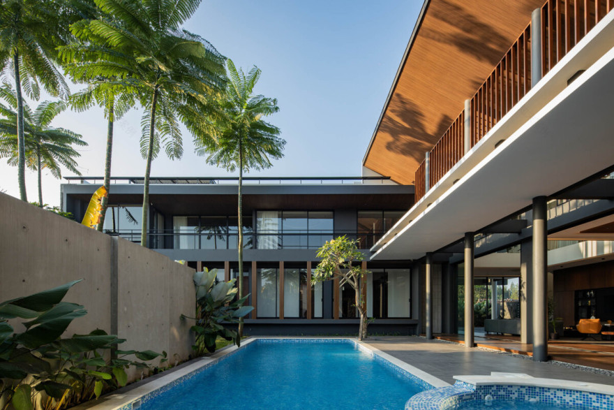 HUMBLE AND HOMEY, RUMAH MEWAH DI PLONGKOWATI - Asrinesia-25