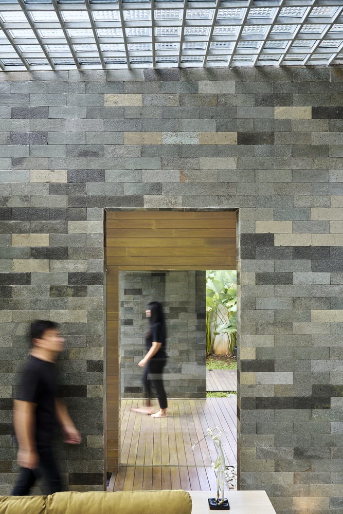Bernaung House · 印尼现代热带住宅丨RAD+ar-36