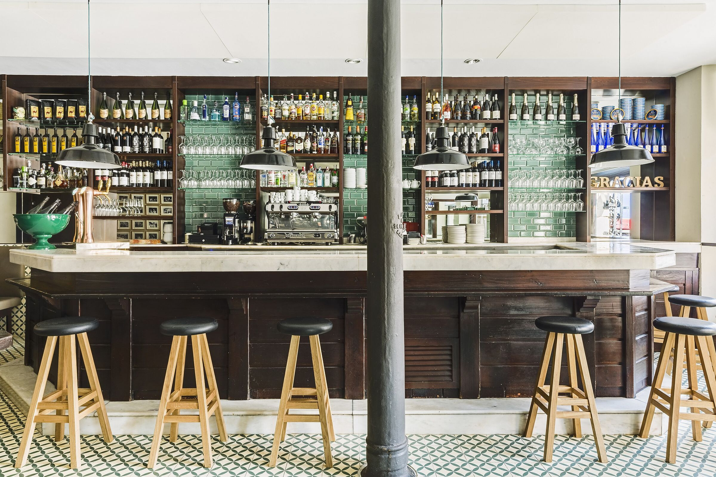 重塑历史印记，打造优雅餐饮空间-25