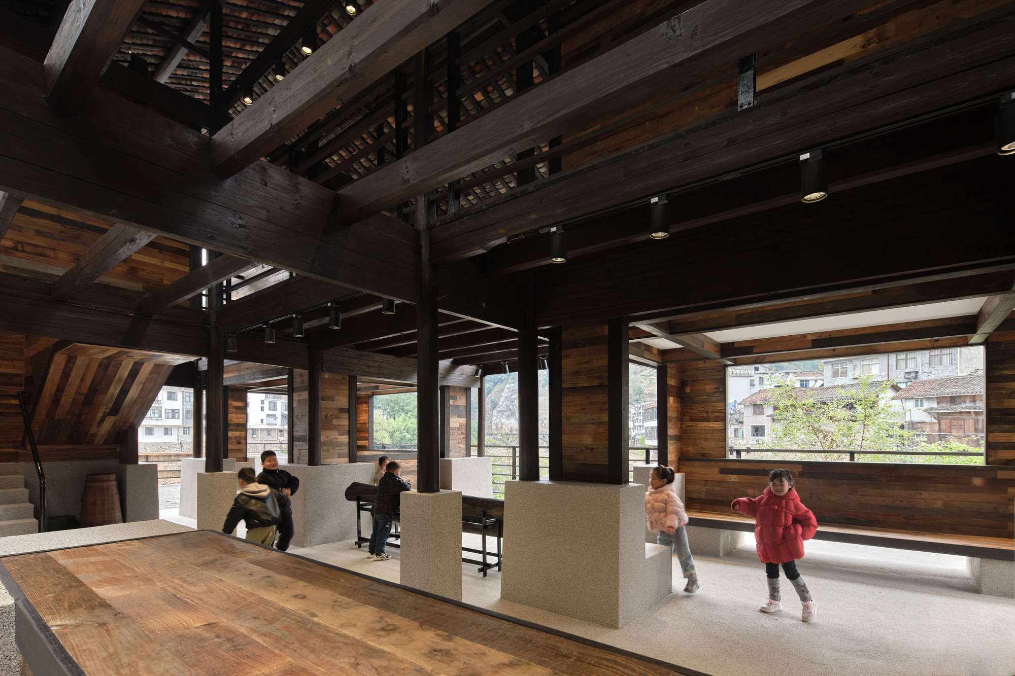 Renovation of the Old Riverside House / Ref Architects + 0.5m Studio-34