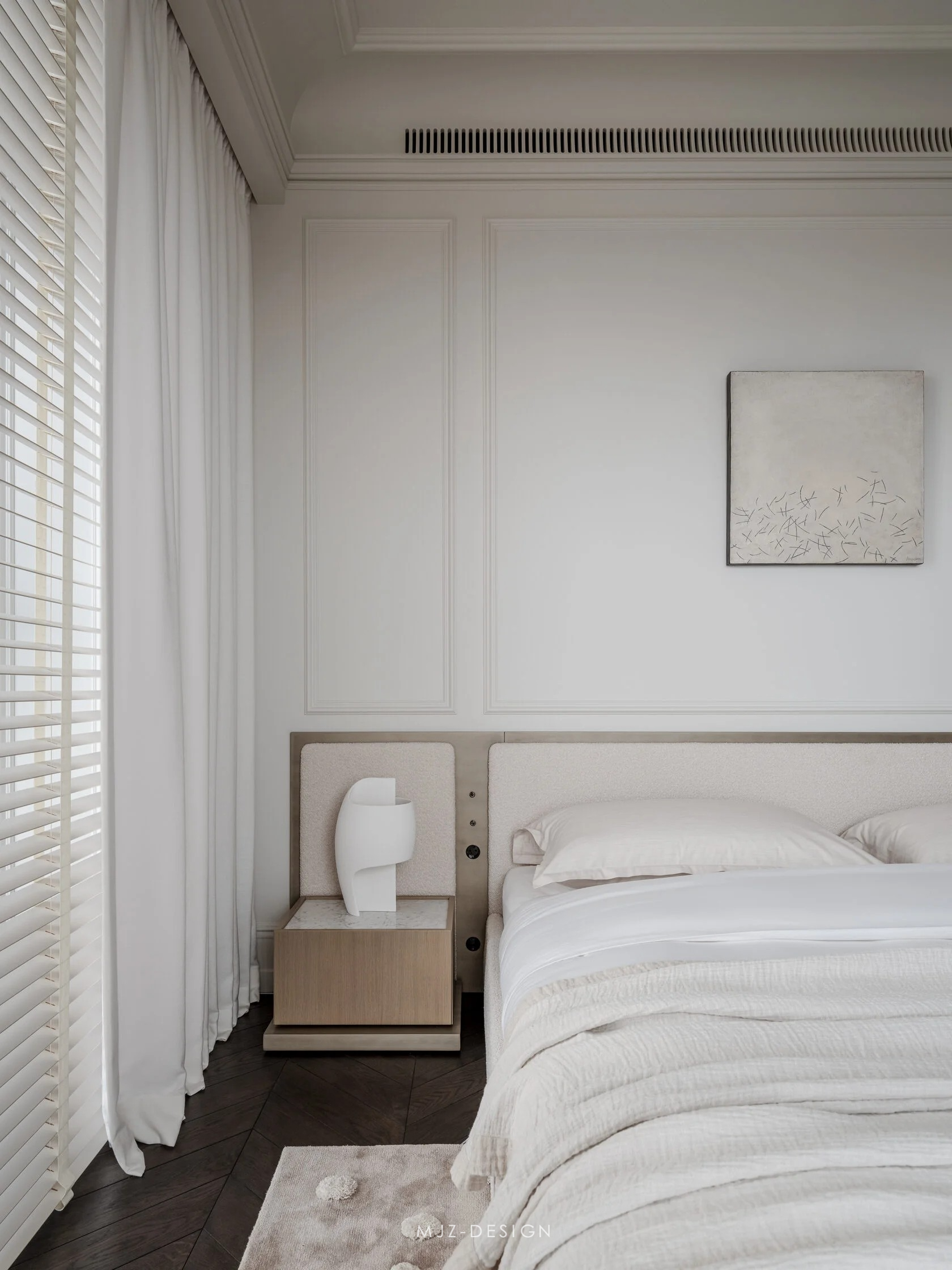 波克隆纳亚街 9 号，127 室（注：由于POKLONNAYA推测为俄语街道名，音译为波克隆纳亚街，127结合常见情况推测为房间号等，若实际情况不符，请提供更多背景信息） 丨俄罗斯莫斯科丨QUADRO ROOM-26