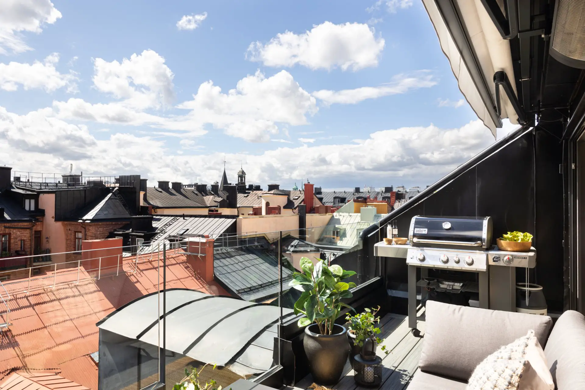 瑞典独特设计复式公寓,尽享城市宁静美景-23