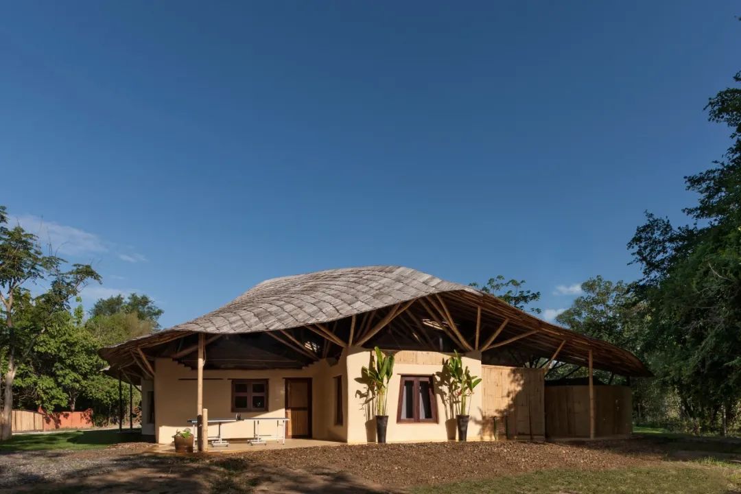 现代茅草建筑 | 传统工艺的当代新生-74