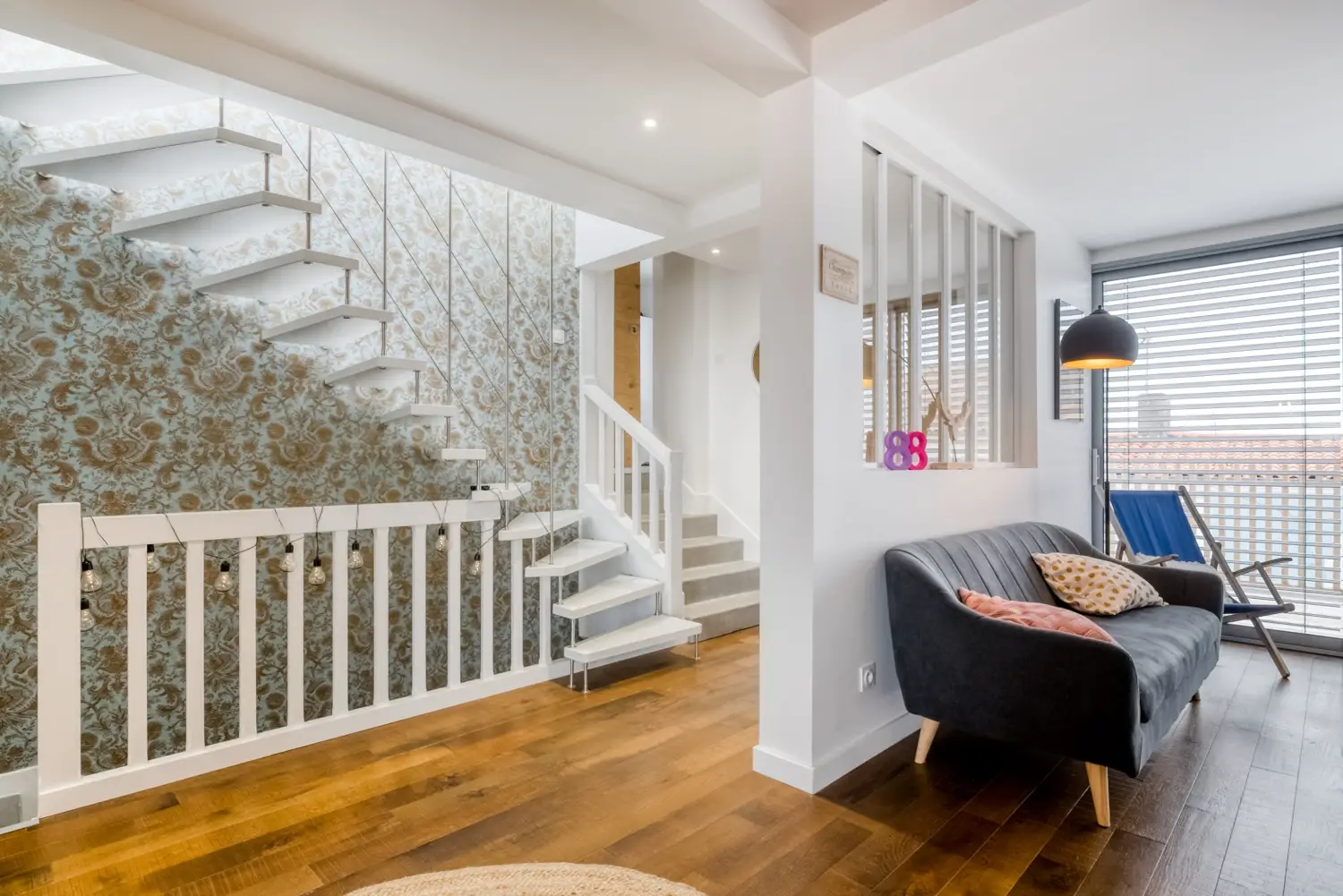 海滨城镇的屋顶阳台 | 绝美海景与创新设计-4