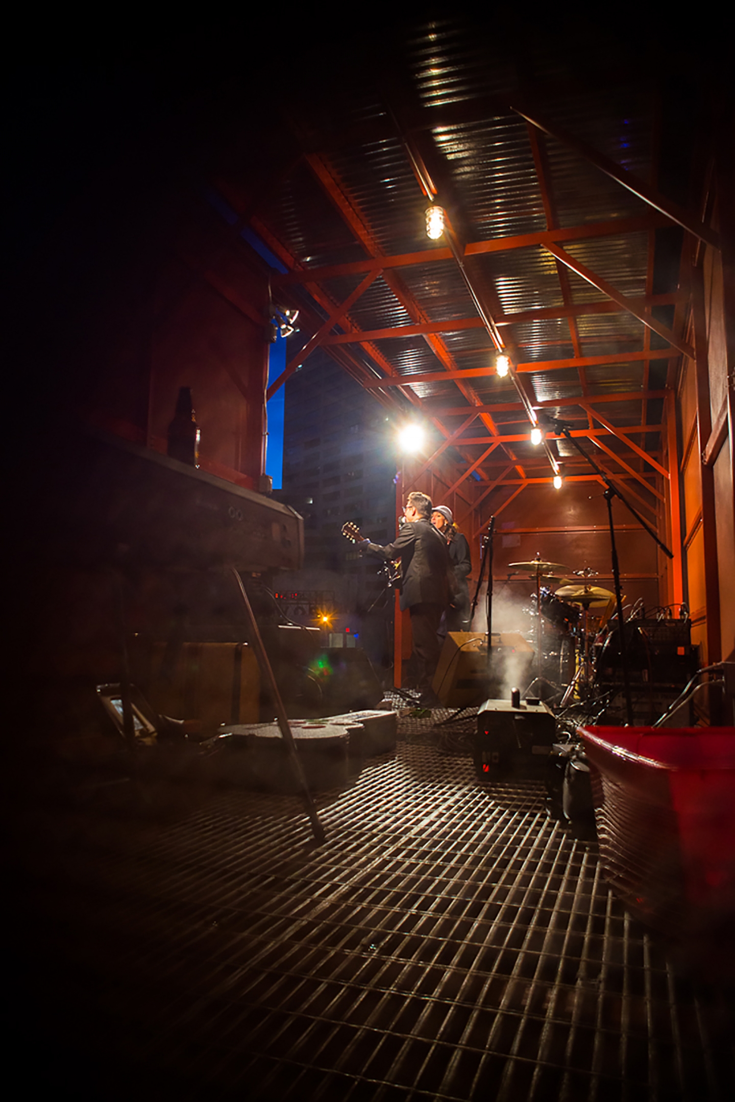 美国 Prairie Logic 避难所 | 嵌入草原的铝板“棚车”-26