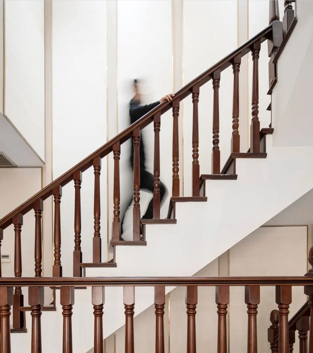 万霖花园轻奢新中式，金色黄铜与白色木元素打造包容空间-68