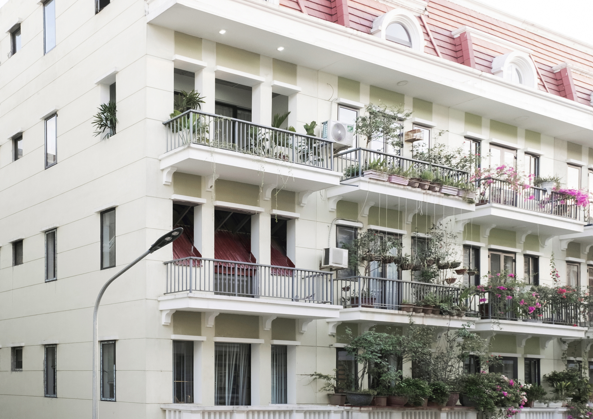 Inside Uniform House / NNA+-21