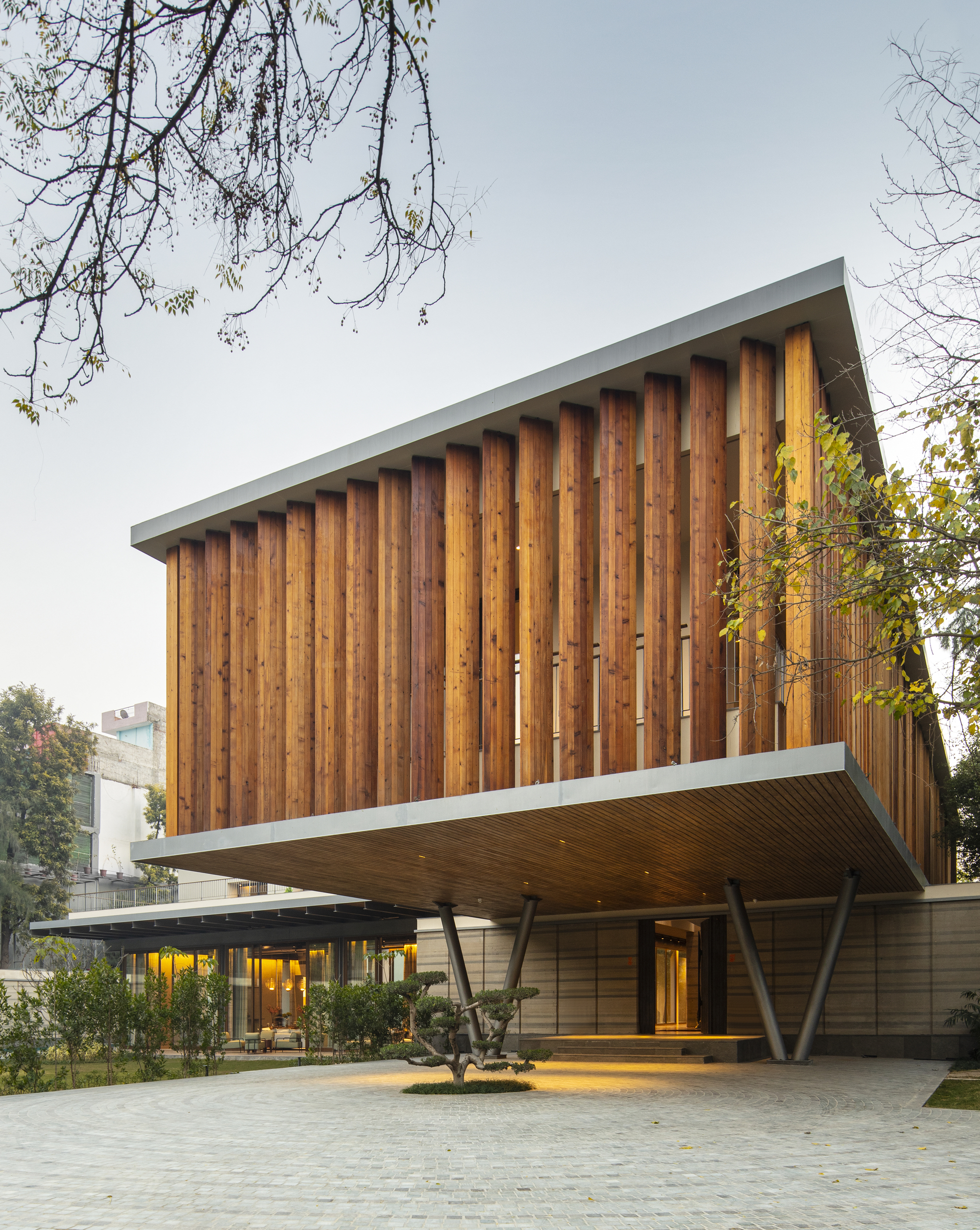 地球与玻璃屋丨印度新德里丨Studio Lotus-49