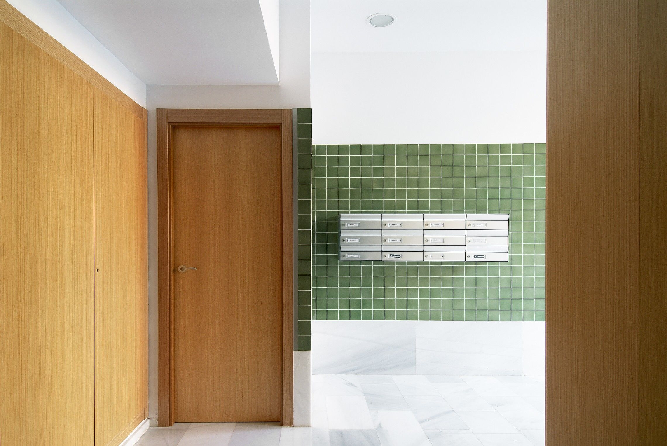 土砖与铝窗的现代融合——西班牙 Turís 镇 9 号公寓-17