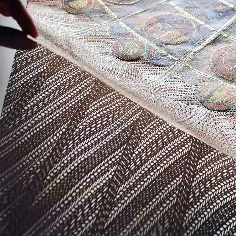 Myriam Dion 报纸改造艺术-3