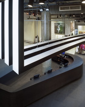 阿迪达斯多伦多旗舰店丨加拿大多伦多丨Hariri Pontarini Architects