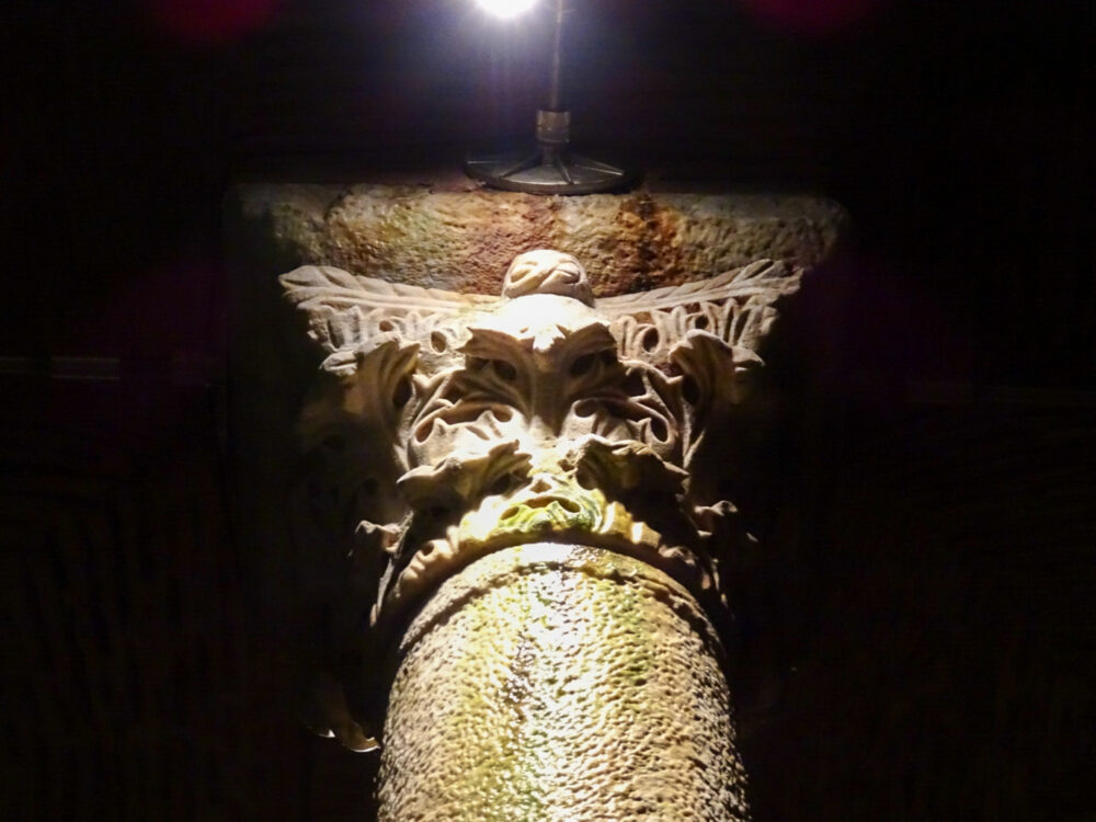 イスタンブールの地下宮殿(伊斯坦布尔的地下宫殿)丨不明-31