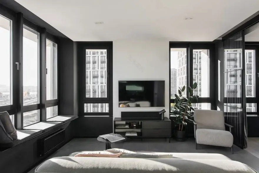 基辅 69 平米黑白绿时尚公寓设计-5