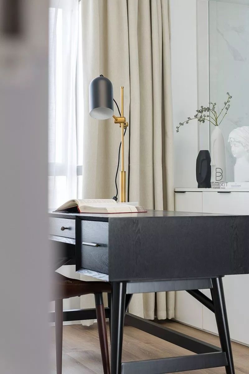 运动夫妇的简约优雅家居设计-37