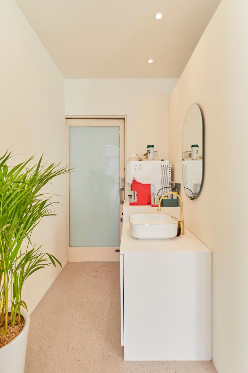 优雅白调的 7 坪小户型装修，细节尽显品味-7