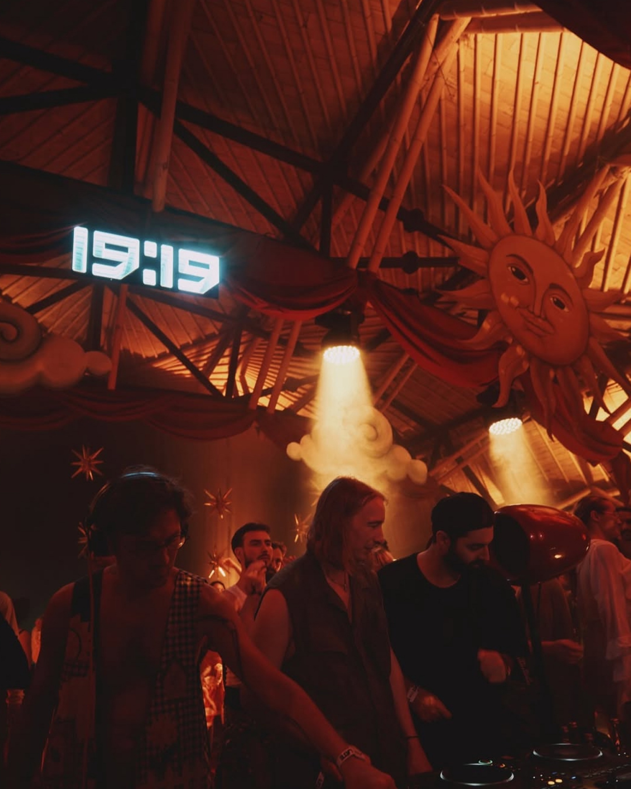 Art Direction for Immersive Stage Design-3