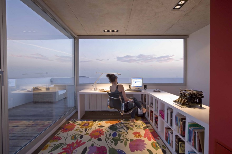 巴达洛纳 07 年私人住宅 现代简约风格-20